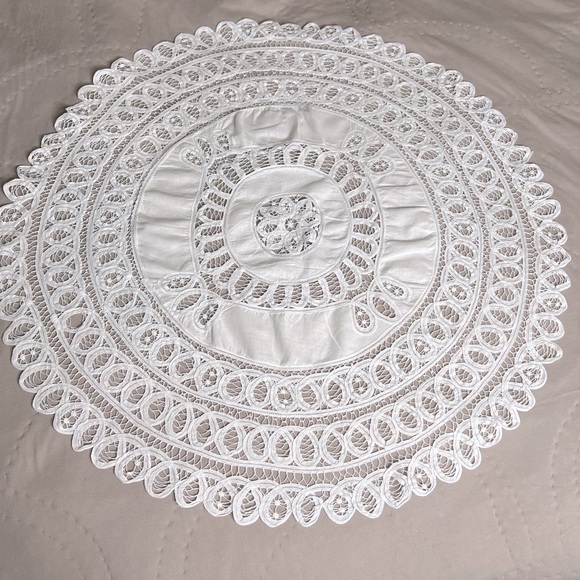 Large Ice Blue Vintage Ribbonwork Lace Centerpiece - Picture 1 of 7
